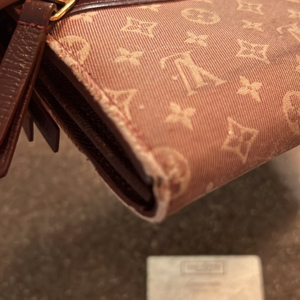 Louis Vuitton Monogram Idylle MM Wallet - Picture 10 of 11